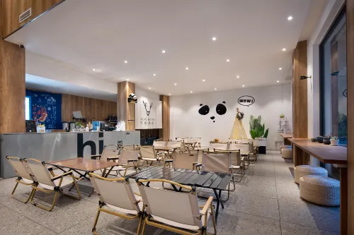 Allure Hotel Restauration Photos