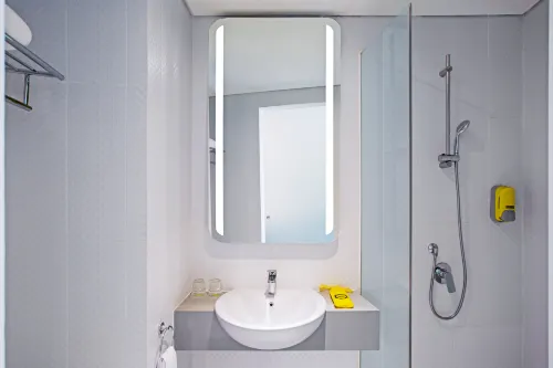 Yello Hotel Jemursari Kamar Photos