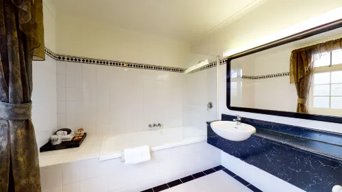 Prince's Gate Hotel Rooms Photos