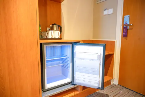 Premier Inn Abu Dhabi Capital Centre Rooms Photos