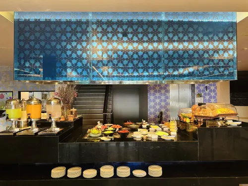 The Yama Hotel Phuket Makanan Photos
