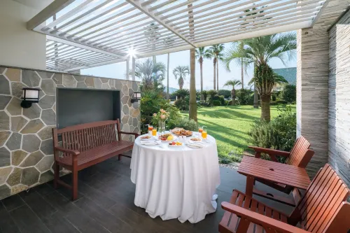 The Suites Hotel Jeju Restauration Photos