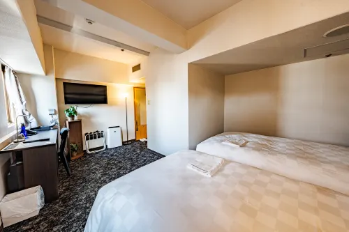 Hotel Consort Shin-Osaka Kamar Photos