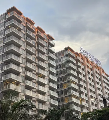Luxury hotel near City of Dreams Solaire NAIA MOA- City of bridge Exteriör Photos
