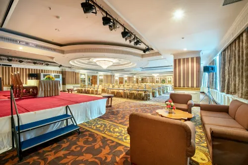 Royal Benja Hotel Geschäftseinrichtungen Photos
