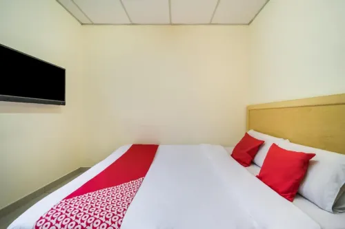 River Inn Hotel Номера Photos