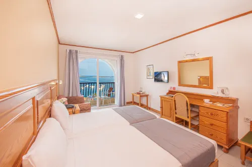 Gillieru Harbour Hotel Rooms Photos
