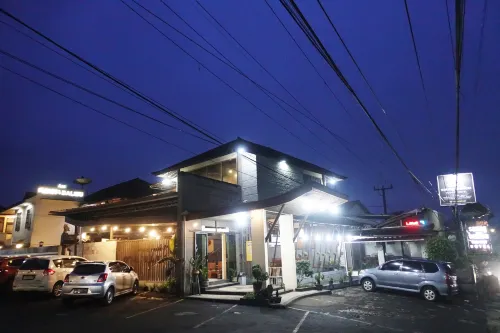 Saung Balibu Hotel Exteriör Photos