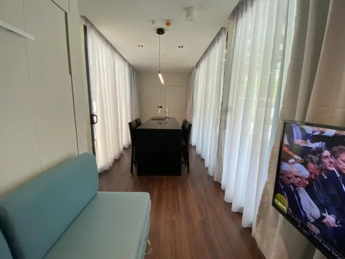 Shipping Container Hotel at One-North Zimmer Photos