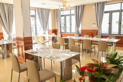 Phu Long Tam Ky Hotel & Restaurant Restauranger Photos