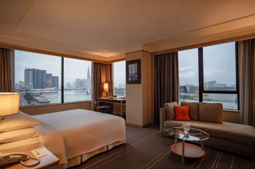 Khách sạn Renaissance Riverside Sài Gòn Nổi bật Photos