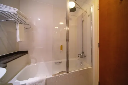Premier Inn Abu Dhabi Capital Centre Rooms Photos