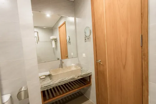 Wyndham Grand Vedana Ninh Binh Resort Phòng Photos