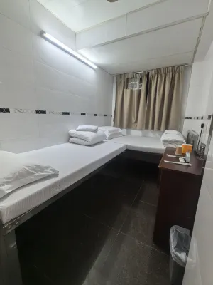 HOLLYWOOD GUESTHOUSE Rooms Photos