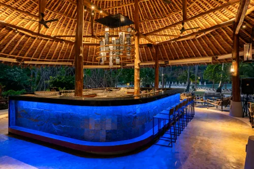 SAii Phi Phi Island Village Dining Photos