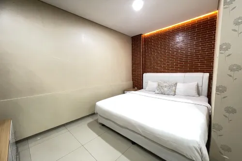 Hotel Lengkong 2 Rooms Photos