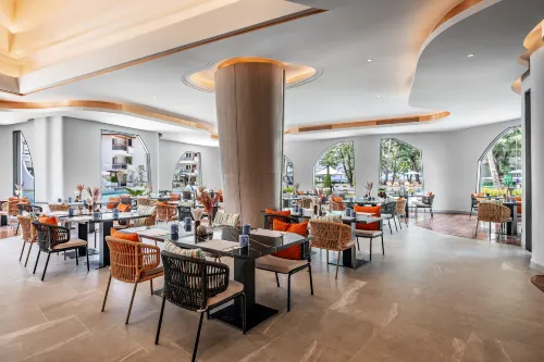 Amora Beach Resort Phuket Питание Photos