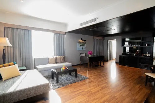 Ramada Plaza by Wyndham Bangkok Menam Riverside Rooms Photos