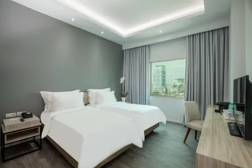Sparks Life Jakarta, ARTOTEL Curated Unggulan Photos