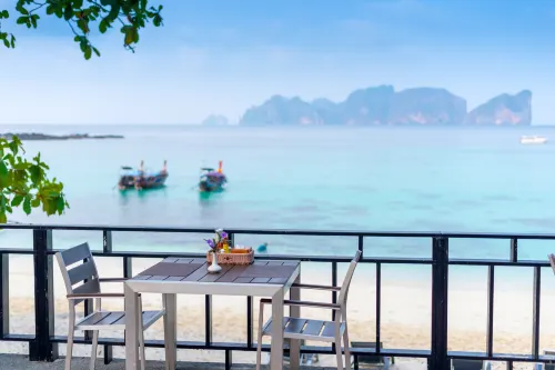 Phi Phi Long Beach Resort & Villa Restauration Photos