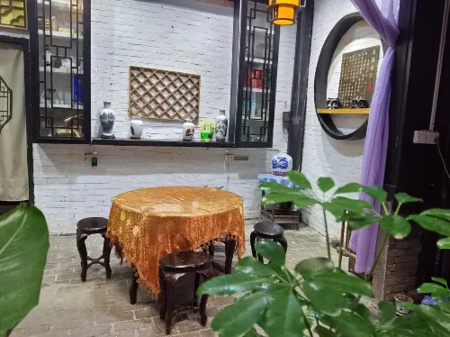 Fenghuang Barley Country Inn Dining Photos