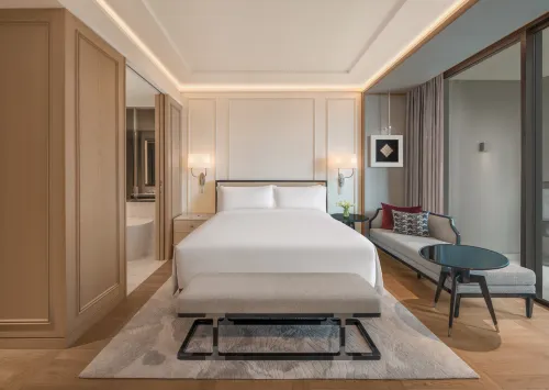 The Ritz-Carlton, Bangkok Huoneet Photos