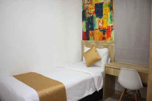 Urban Hotel Serpong Kamar Photos