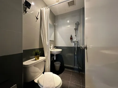 Check-Inn at Little India Zimmer Photos