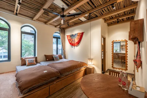 Amazing French VILLA/HK Lake/FREE Laundry Featured Photos