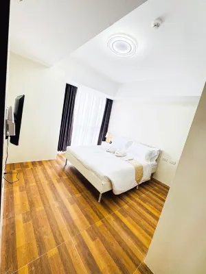 Luxury hotel near City of Dreams Solaire NAIA MOA- City of bridge Rum Photos