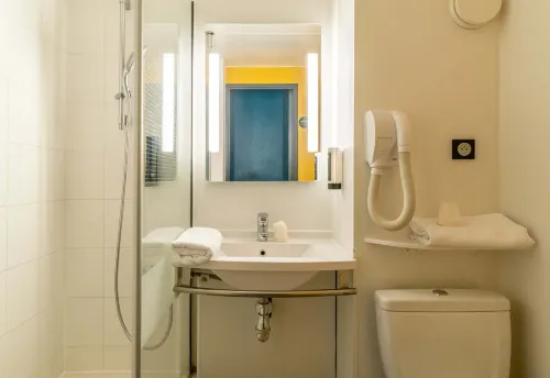 B&B HOTEL Marseille Prado Parc des expositions Chambres Photos