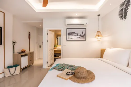 Outrigger Surin Beach Resort Номера Photos