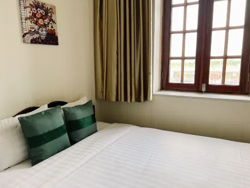 Riverside Hotel In Saigon Huoneet Photos
