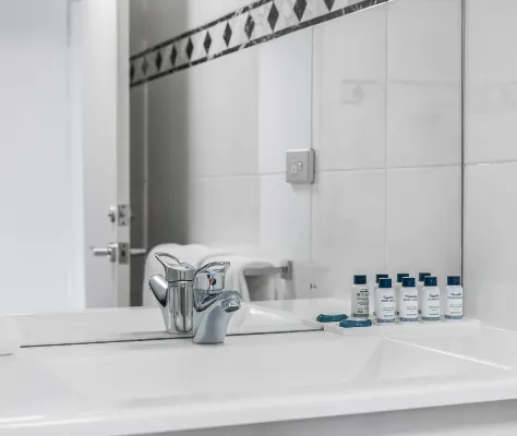 Oaks Sydney Castlereagh Suites Rooms Photos