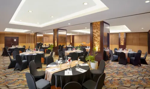Hotel Ciputra Semarang managed by Swiss-Belhotel International  Fasilitas Bisnis Photos