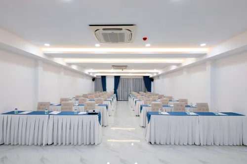 The Summer Hotel Fasilitas Bisnis Photos