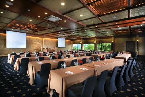 Novus Giri Puncak, Resort & Spa Geschäftseinrichtungen Photos