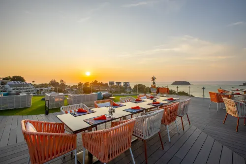 The SIS Kata Resort - Adult Only Makanan Photos