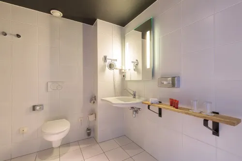 Leonardo Hotel Almere City Center Rooms Photos