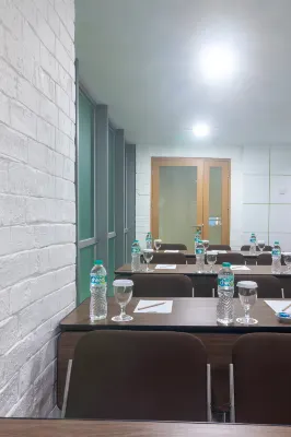 MaxOne Sabang Jakarta Fasilitas Bisnis Photos