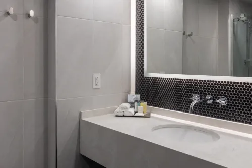 Hotel Bonaventure Montreal Rooms Photos