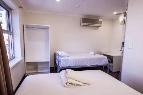 YHA Adelaide Central Rooms Photos