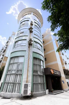 Yixuan Hotel (Fuzhou Sanfang Qixiang Dongmen Subway Station Store) Exterior Photos