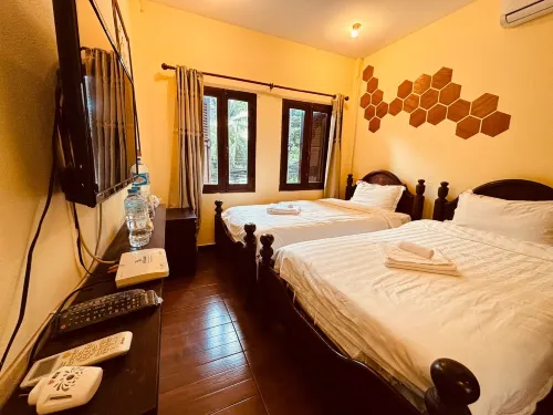 We House Guest House Photos