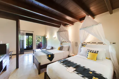 Legian Beach Hotel Kamar Photos
