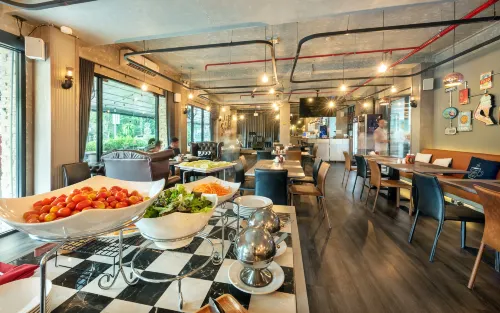 Qiu Hotel Sukhumvit Restauration Photos
