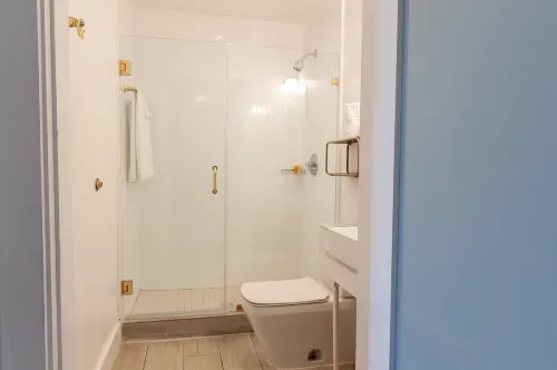 Oceanside Hotel and Suites Rooms Photos