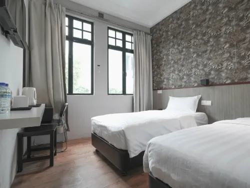 The Noble Hotel Rooms Photos
