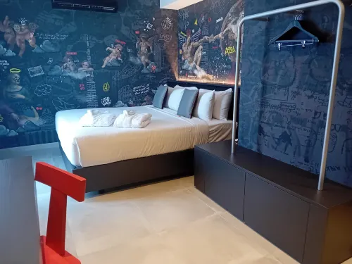 So City Hotel Rooms Photos