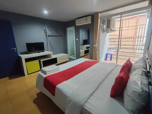 Madam House Patong Photos